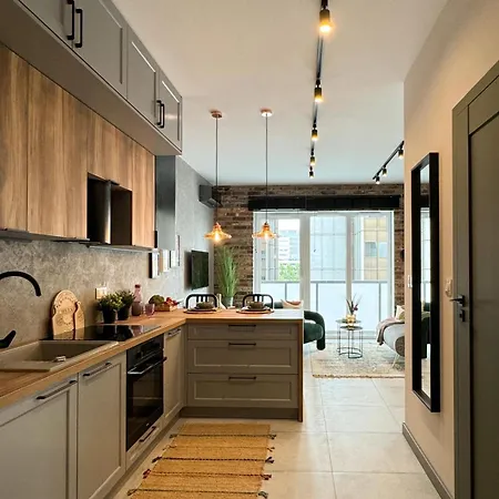 Lakru Global Office, Free Garage, Self Check-in Apartment *