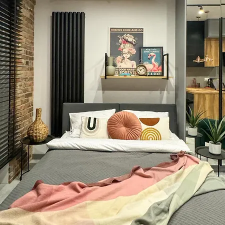 Lakru Global Office, Free Garage, Self Check-in Apartment *